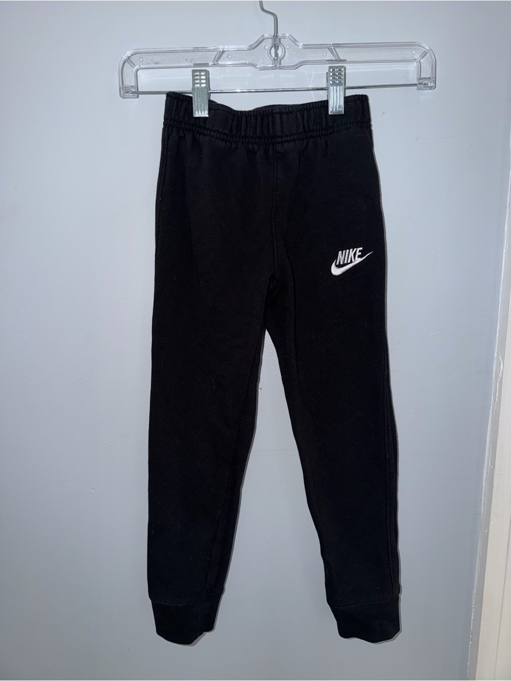 Nike Boys Black Fleece Jogger Sweatpants Size 6–7